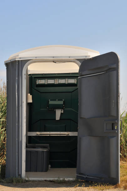 Best Construction site porta potty rental  in Farmington, IL