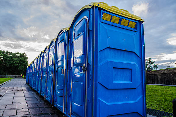 Best Porta potty delivery and setup  in Farmington, IL